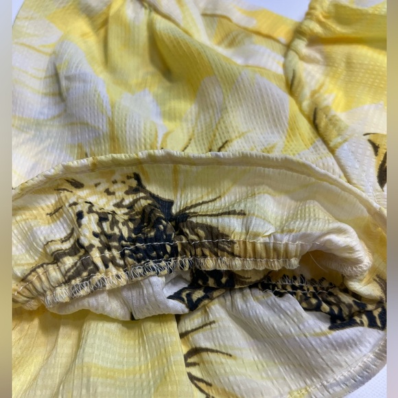 NWT • H&M Women’s Smocked Peasant Crop Top Yellow w/Sunflower Print • Size Large - Picture 15 of 15
